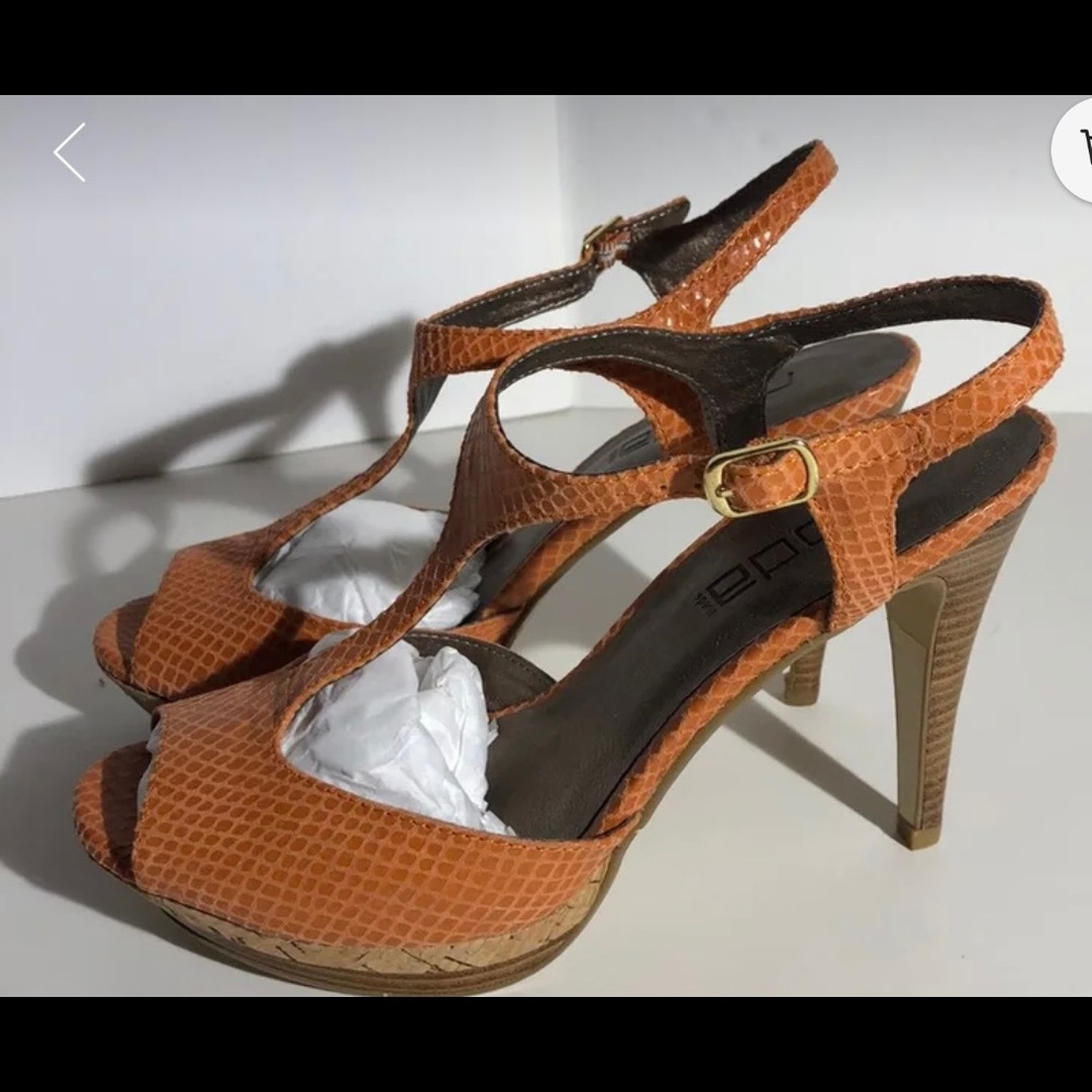 Heels - Picture 2 of 3
